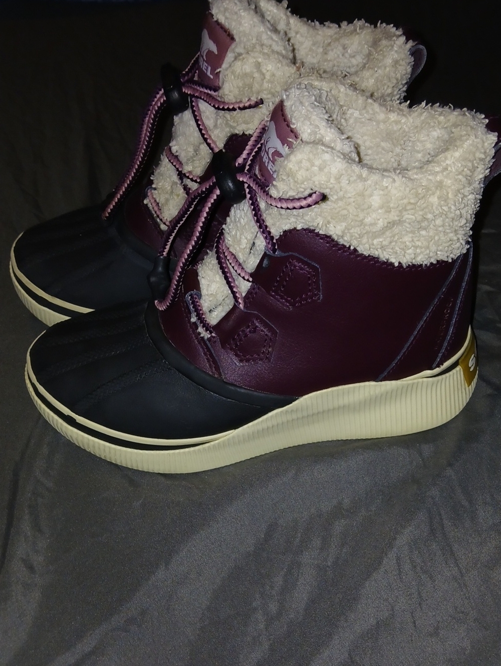 Youth Sorel Burgundy & Black Faux-Shearling Winter Boots Sz: 4